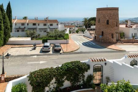 Hermosa Casa Con Terraza E Increibles Vistas Al Mar Y La Montana Nerja Bagian luar foto